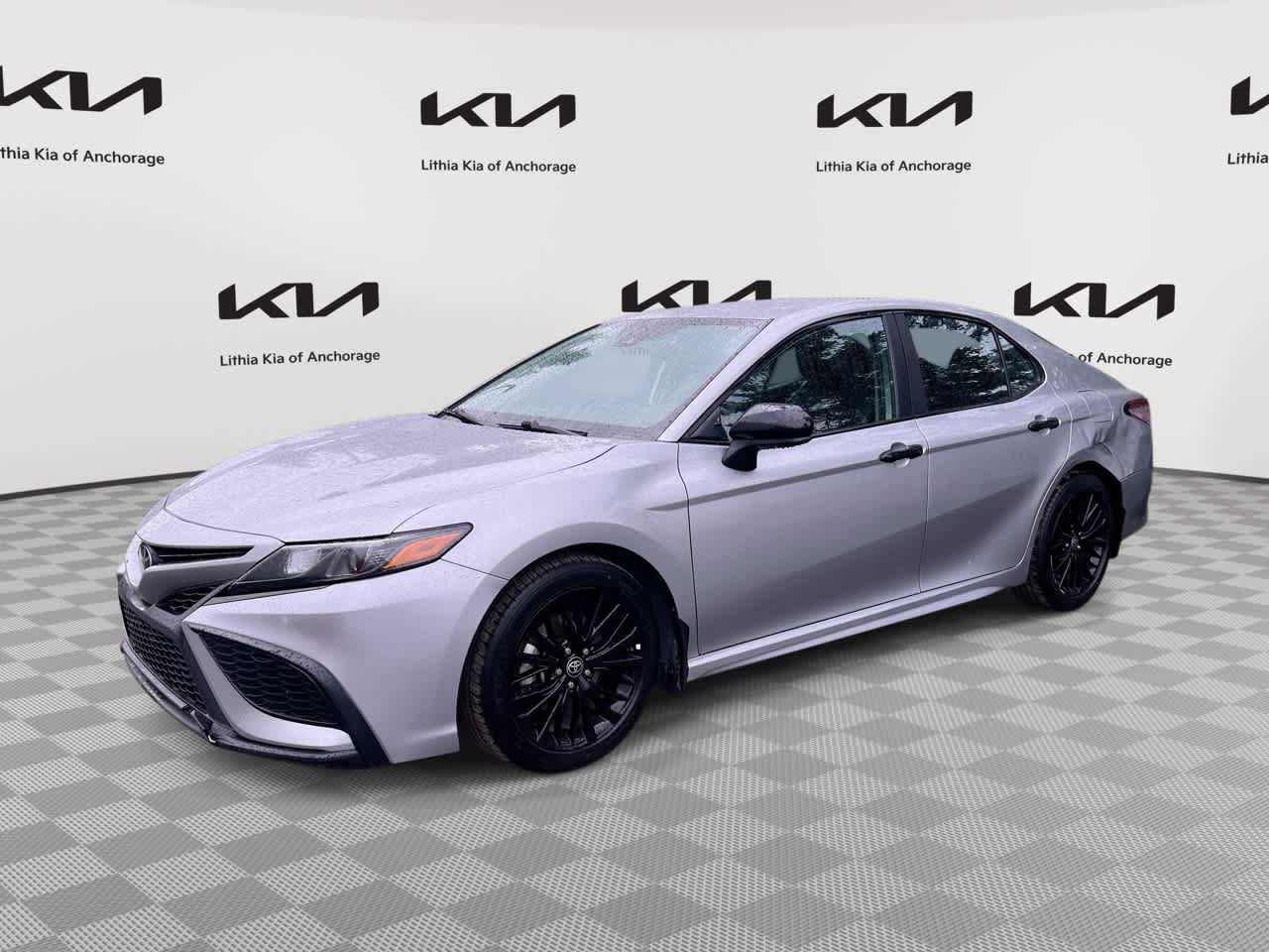 Used 2021 Toyota Camry SE AWD/4WD image 1