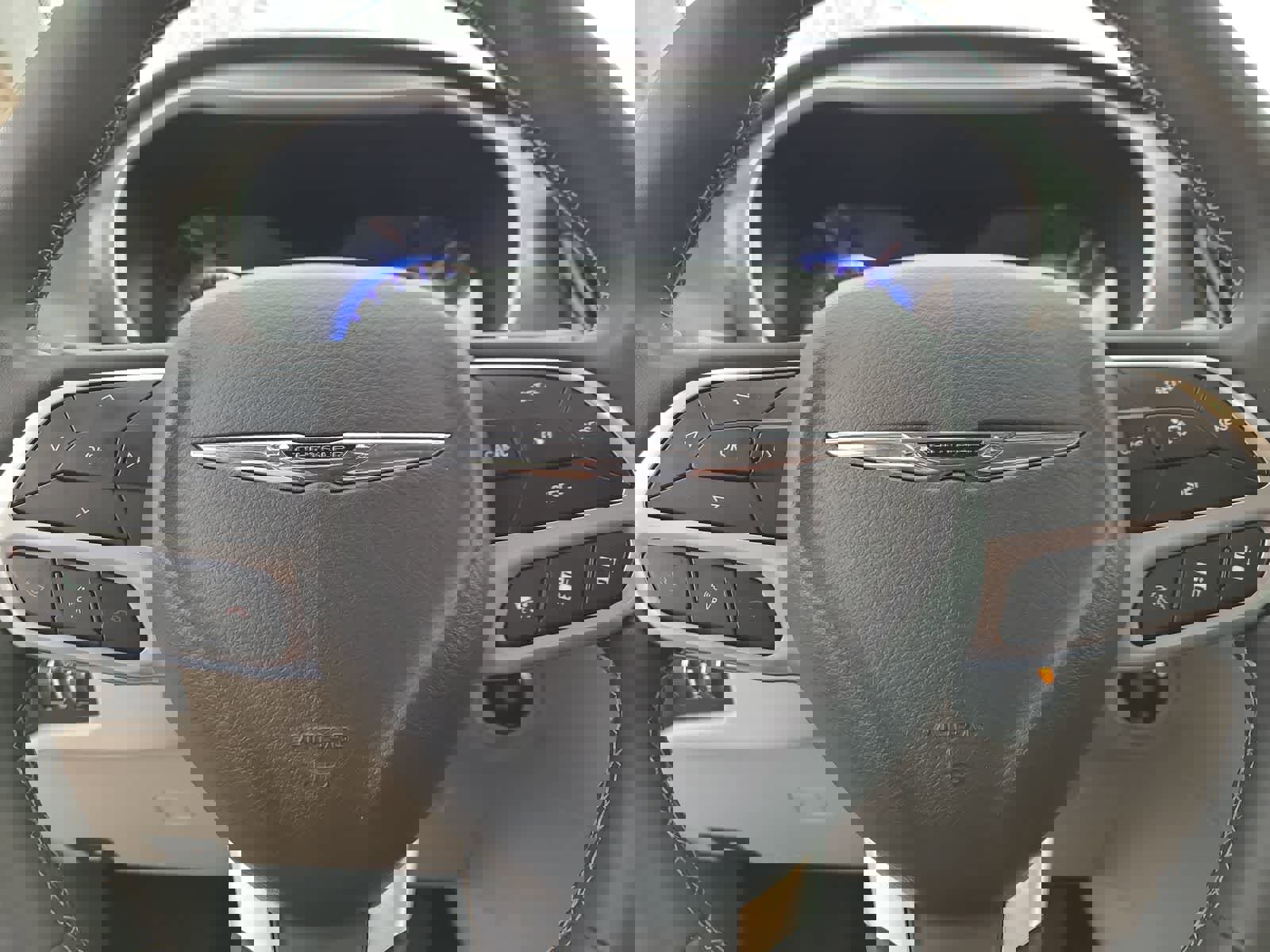 Certified 2024 Chrysler Pacifica Touring-L image 23