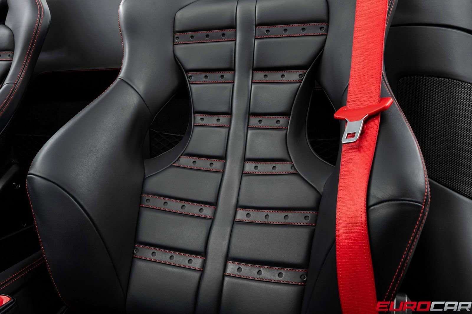 Used 2022 Ferrari F8 Tributo image 48