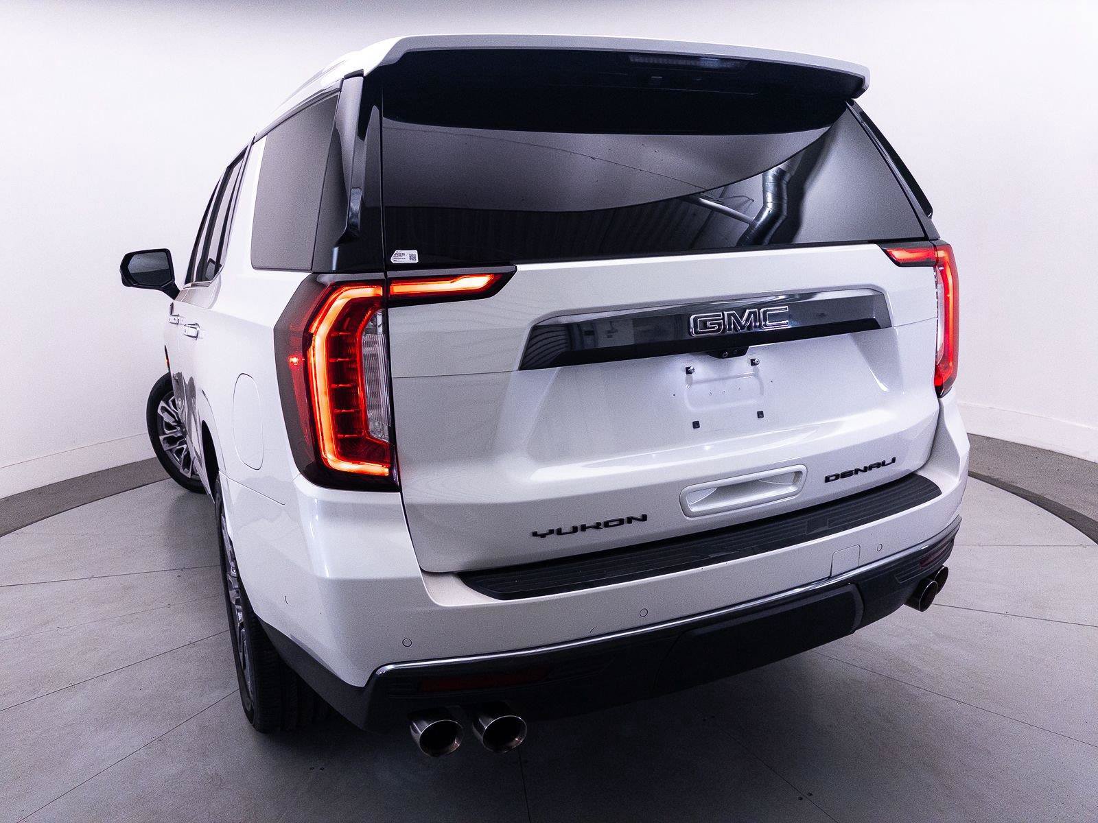 Used 2023 GMC Yukon Denali Ultimate AWD/4WD image 17