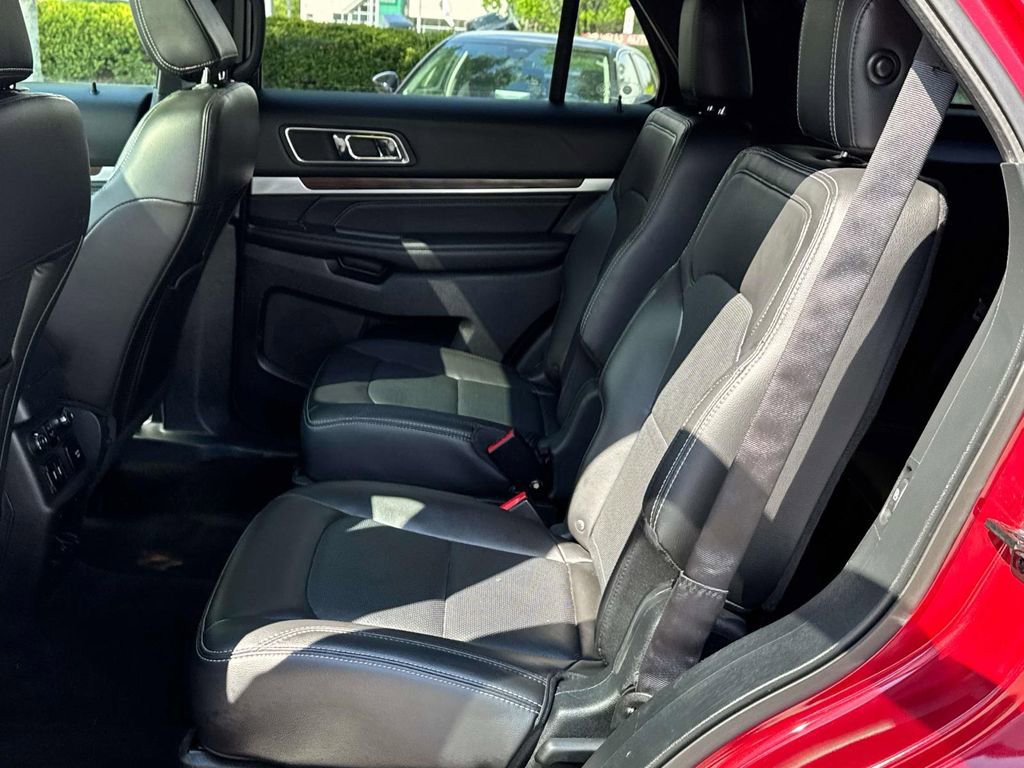 Used 2018 Ford Explorer Limited w/ Equipment Group 301A AWD/4WD image 19