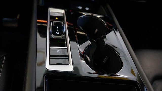 Certified 2025 Volkswagen Atlas SEL image 21