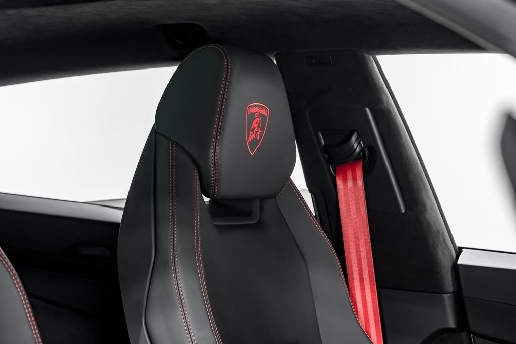 Used 2024 Lamborghini Urus S AWD/4WD image 38