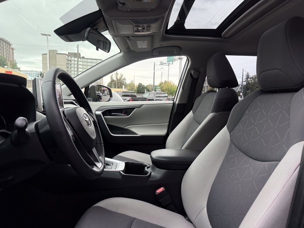 Used 2025 Toyota RAV4 XLE w/ Convenience Package AWD/4WD image 14