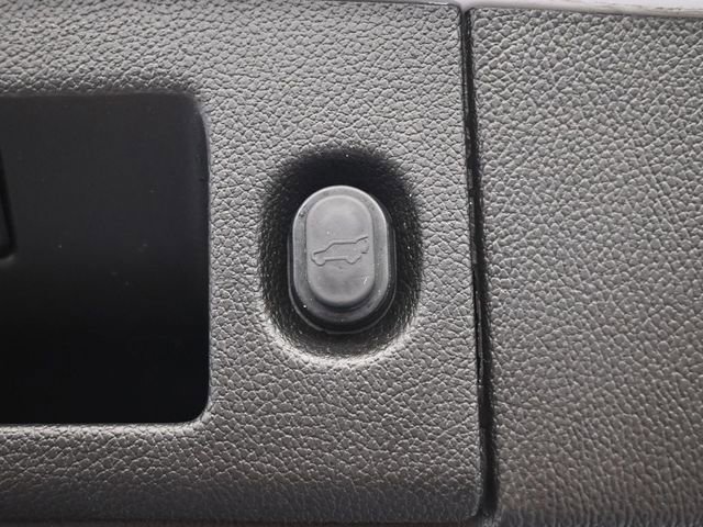 Used 2019 GMC Yukon SLT image 25