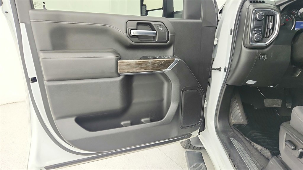 Used 2022 Chevrolet Silverado 2500 LT w/ Convenience Package image 25