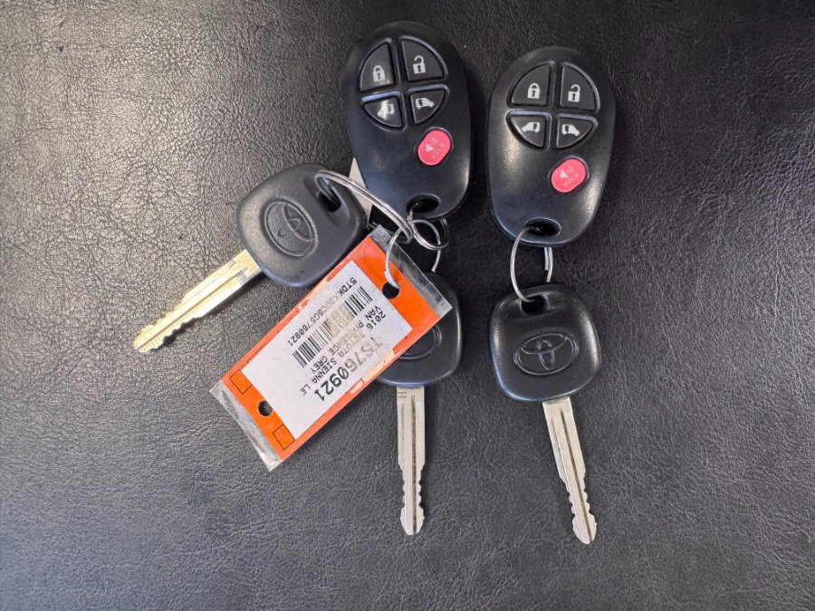 Used 2016 Toyota Sienna LE image 17