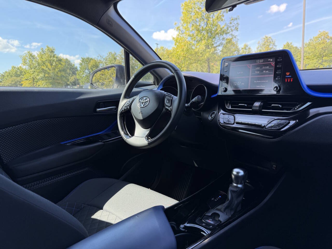 Used 2020 Toyota C-HR XLE FWD image 21