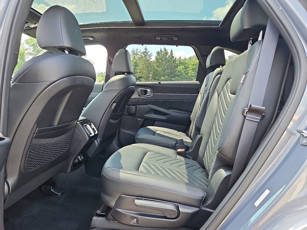 Used 2024 Kia Sorento SX Prestige image 11