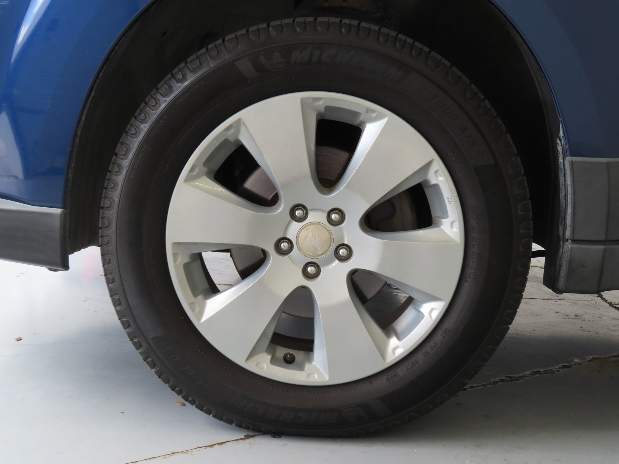 Used 2011 Subaru Outback 2.5i Premium AWD/4WD image 25