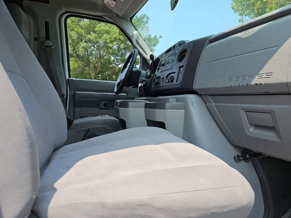 Used 2012 Ford E-150 and Econoline 150 w/ PWR Group image 6