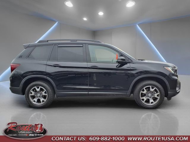 Used 2023 Honda Passport TrailSport image 2