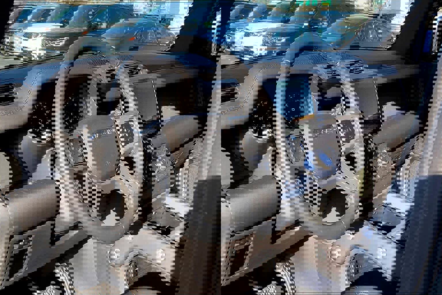 Used 2025 Land Rover Defender 110 S image 15