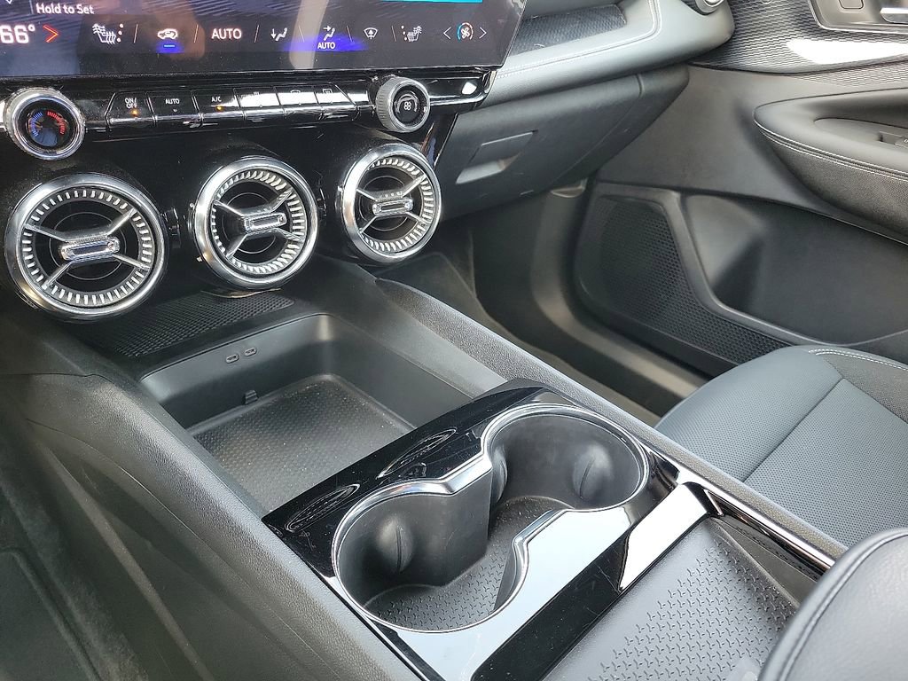 Used 2024 Chevrolet Blazer EV LT image 16