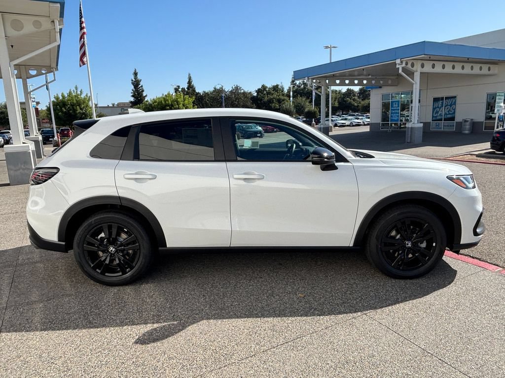 New 2027 Honda HR-V Sport image 4