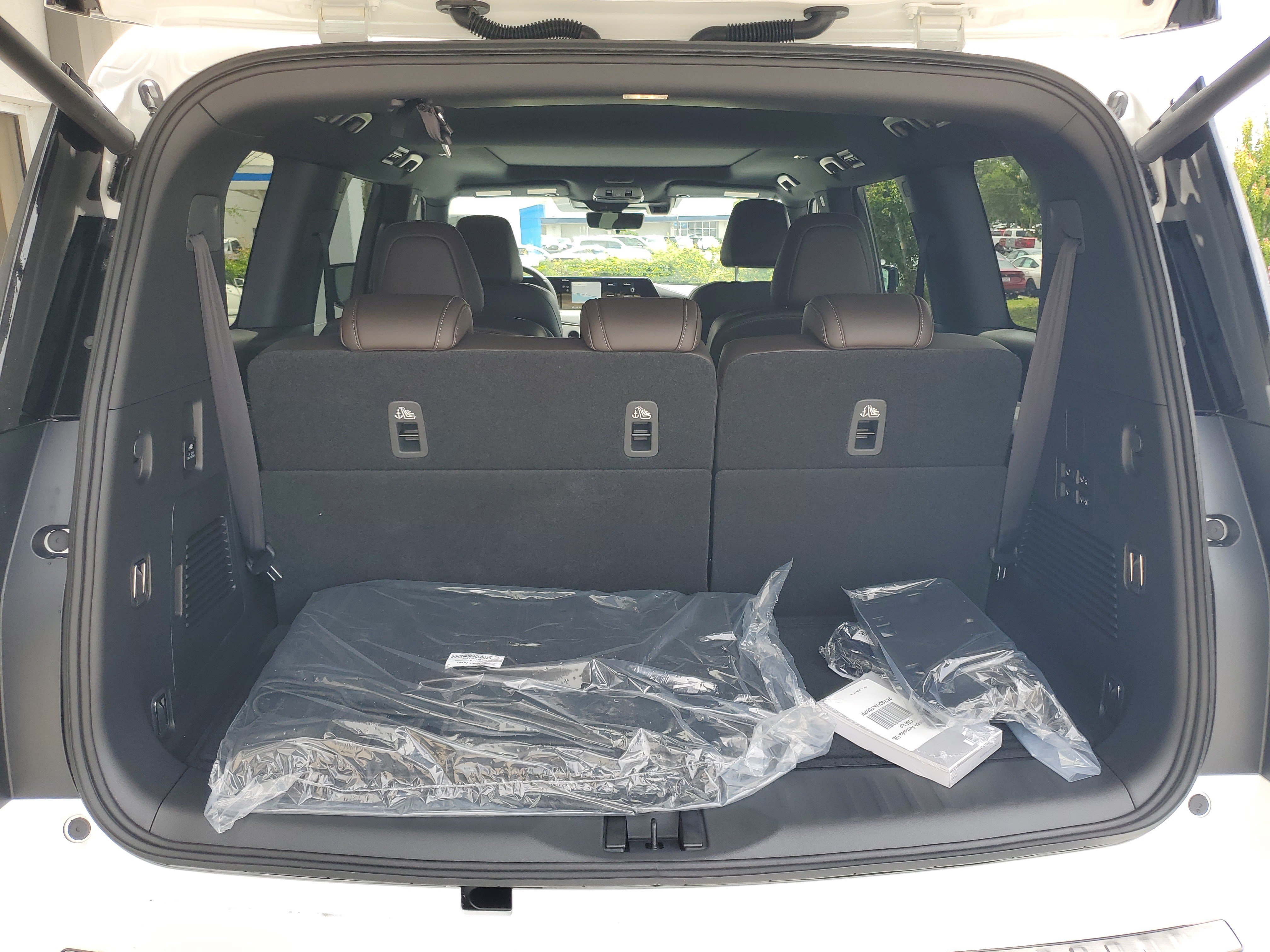 New 2026 Nissan Armada Platinum RWD image 5