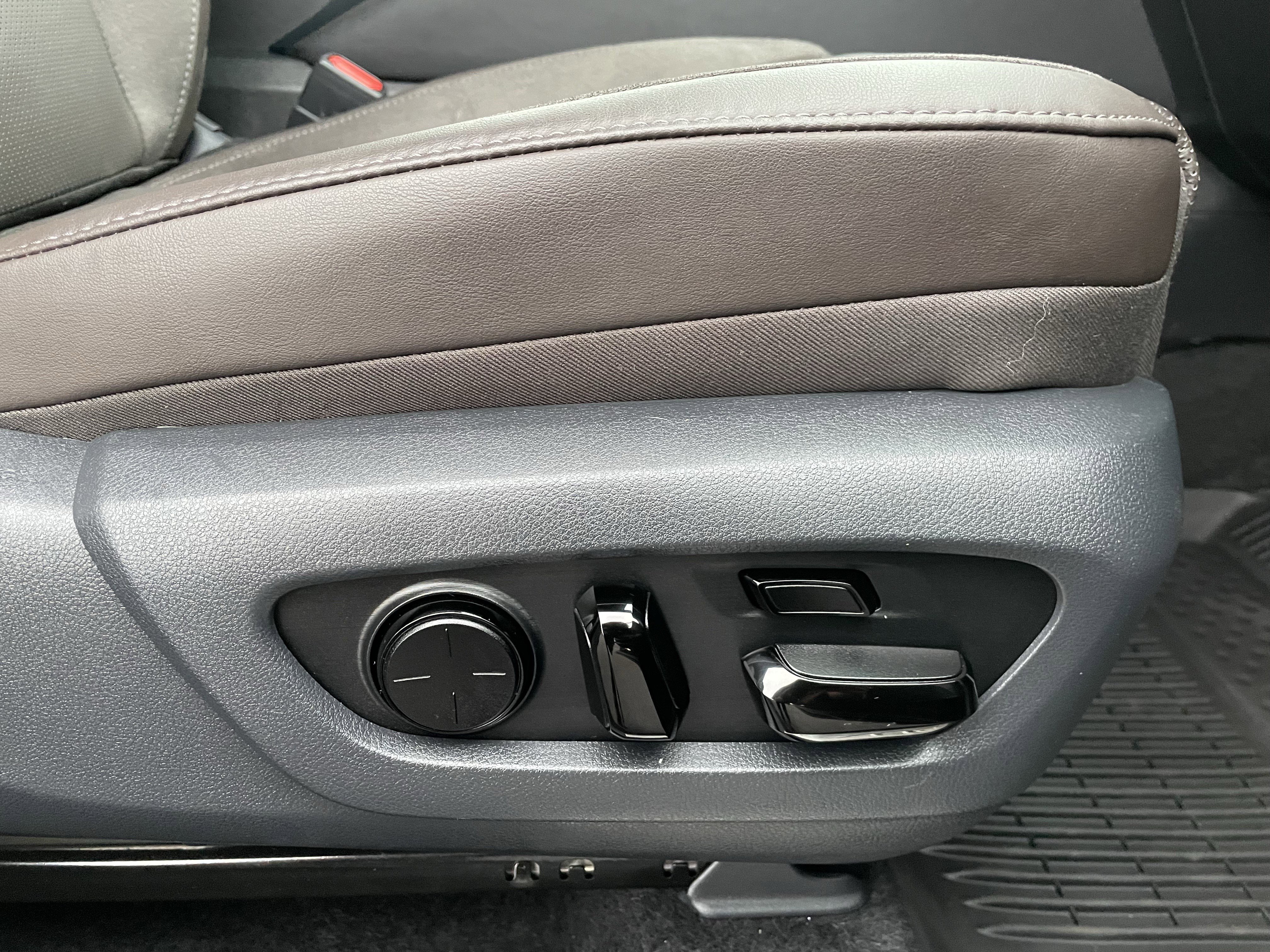 Used 2025 Lexus TX 350 AWD w/ Technology Package image 45