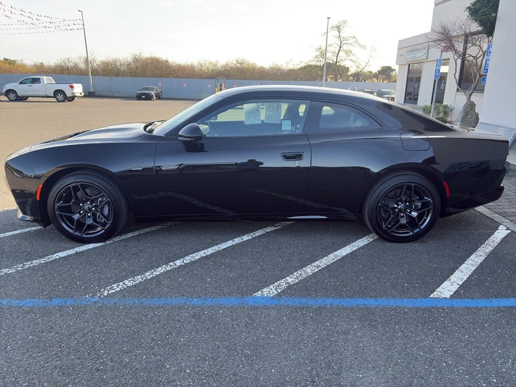 Used 2024 Dodge Charger Daytona R/T w/ Plus Group AWD/4WD image 4