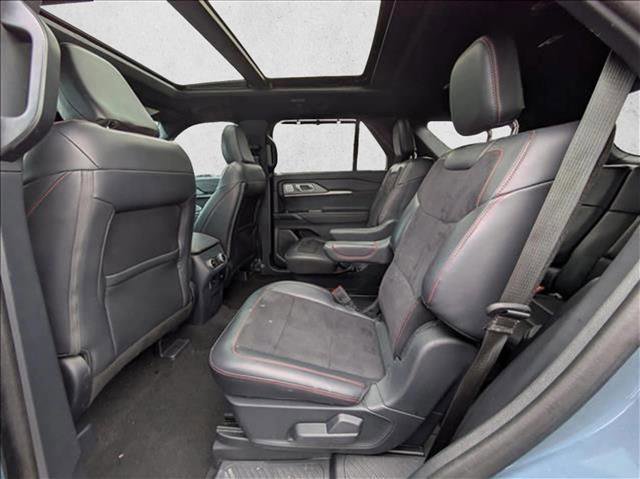 Used 2025 Ford Explorer ST image 18