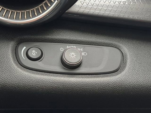 Used 2025 Chevrolet Trax ACTIV FWD image 5