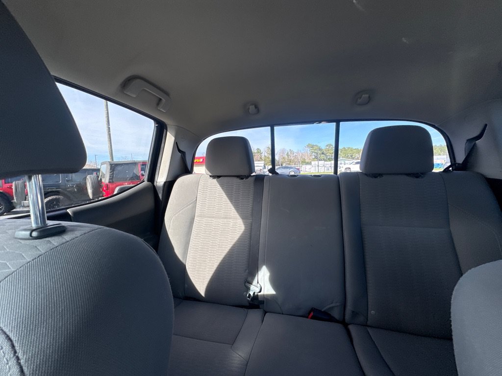 Used 2019 Toyota Tacoma SR5 AWD/4WD image 17