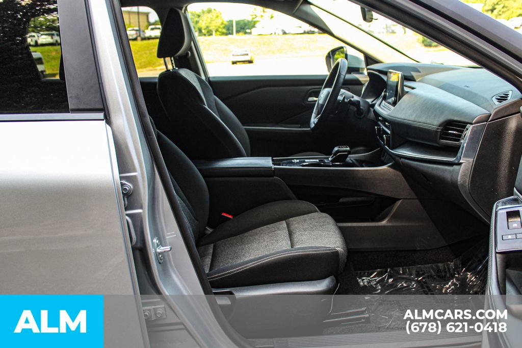 Used 2025 Nissan Rogue SV FWD image 18