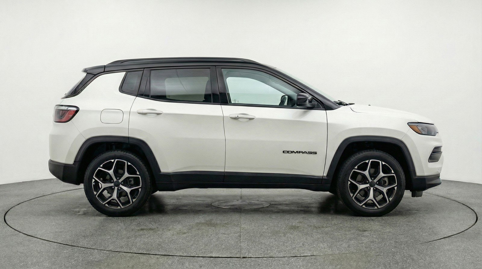 Used 2025 Jeep Compass Limited AWD/4WD image 11