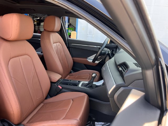 Used 2020 Audi Q3 2.0T Premium w/ Convenience Package AWD/4WD image 29