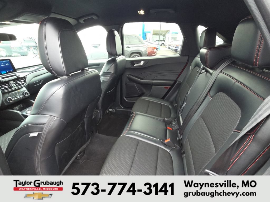 Used 2025 Ford Escape ST-Line Select AWD/4WD image 28