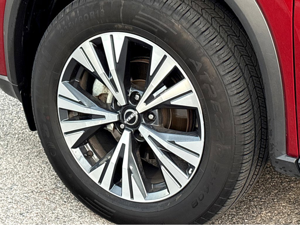 Used 2023 Nissan Rogue SV image 21