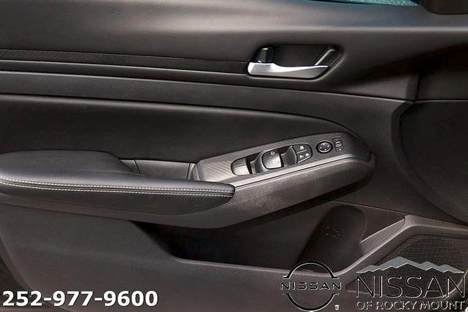 Certified 2025 Nissan Altima 2.5 SV w/ SV Premium Package FWD image 10