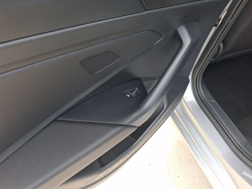 Used 2023 Volkswagen Jetta Sport image 11