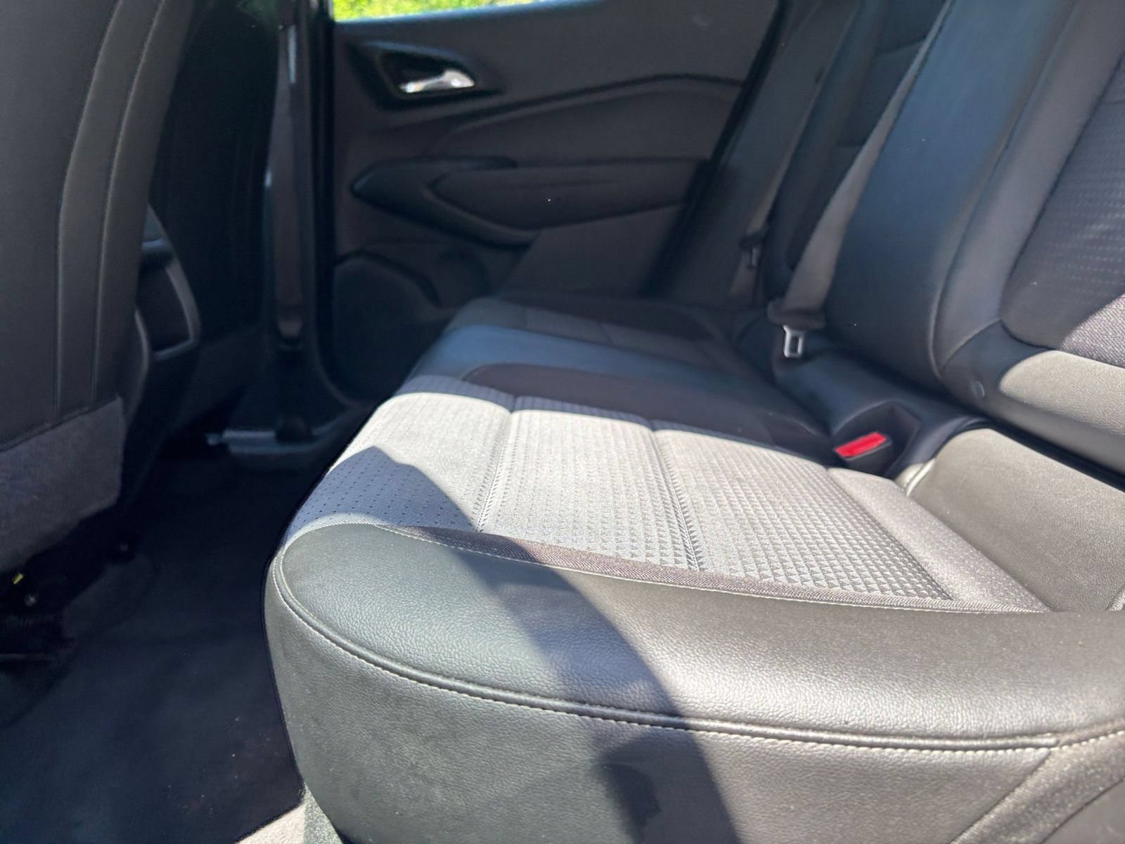 Used 2025 Chevrolet Trax LT FWD image 27