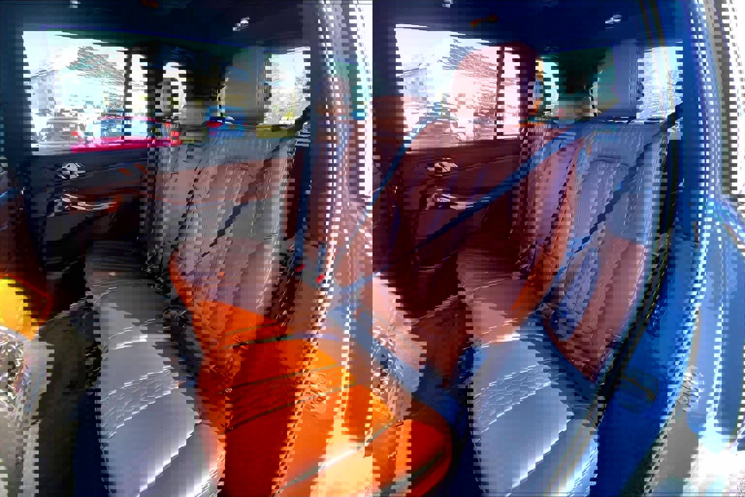 Used 2025 BMW X7 M60i w/ Climate Comfort Package image 21