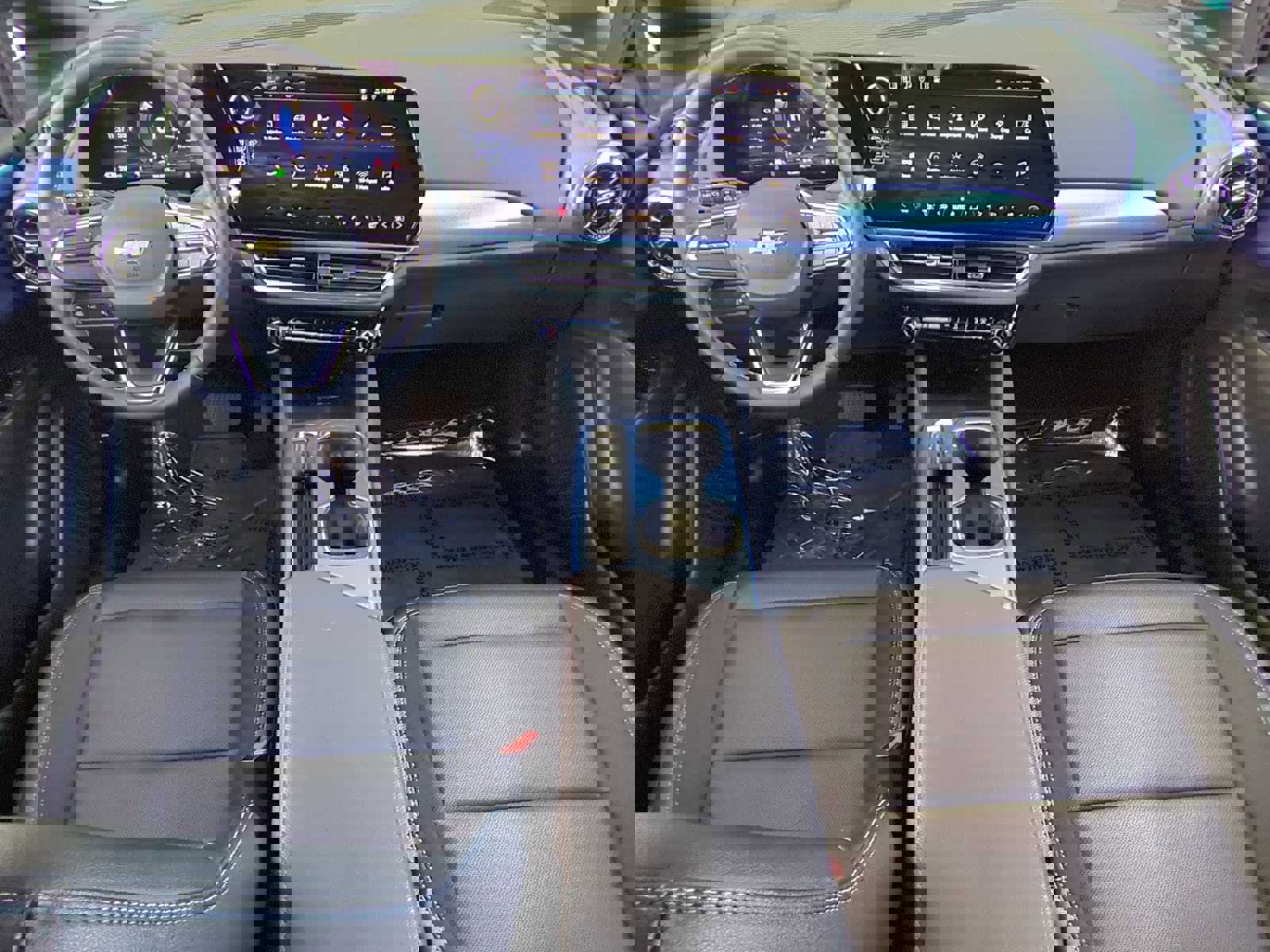 Used 2025 Chevrolet Equinox EV LT w/ Convenience Package image 13