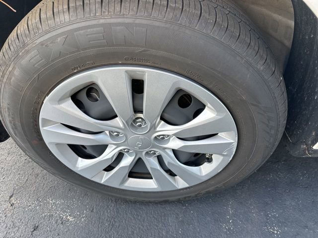 Used 2025 Kia Soul LX image 14