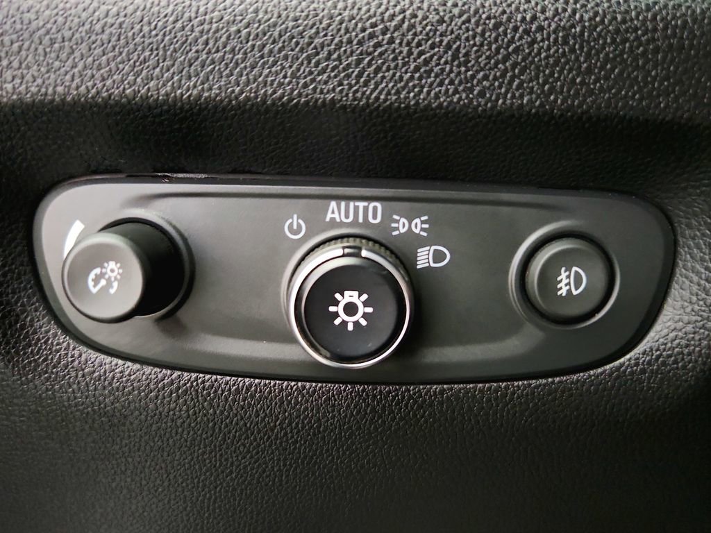 Used 2019 Chevrolet Traverse LT w/ LT Premium Package AWD/4WD image 22