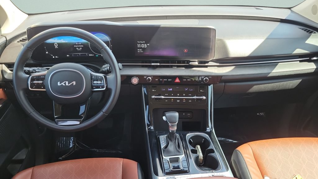 Used 2023 Kia Carnival SX FWD image 12