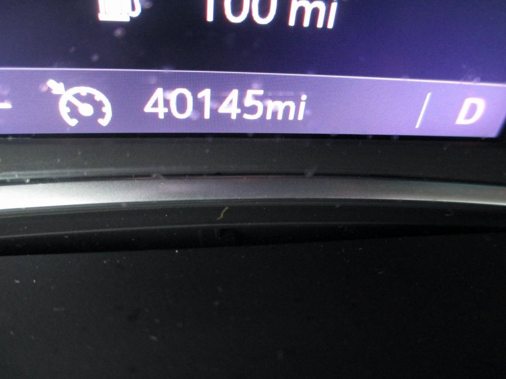 Used 2020 Chevrolet Traverse LT image 28