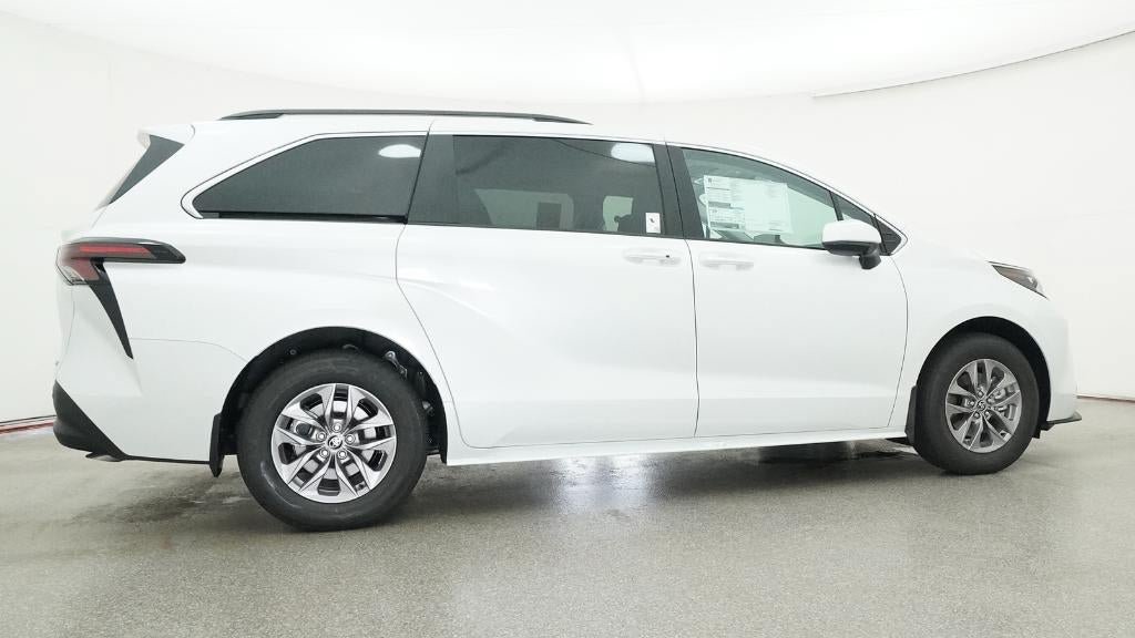 New 2026 Toyota Sienna XLE FWD image 26