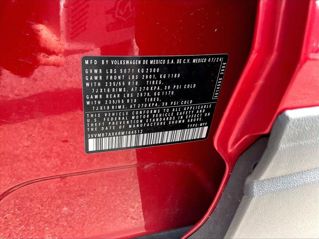 Used 2024 Volkswagen Tiguan SE image 32