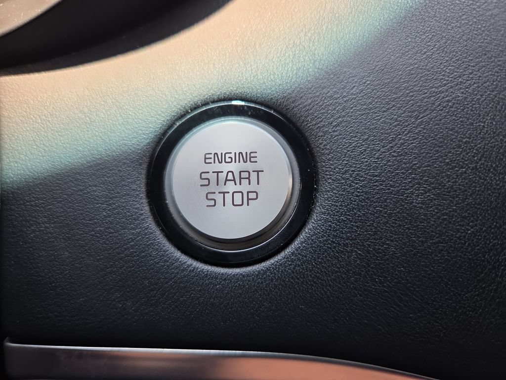 Used 2018 Kia Stinger Premium AWD/4WD image 35