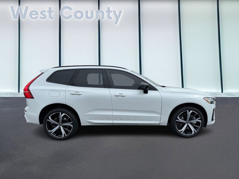 Certified 2023 Volvo XC60 B6 Ultimate w/ Protection Package Premier image 2
