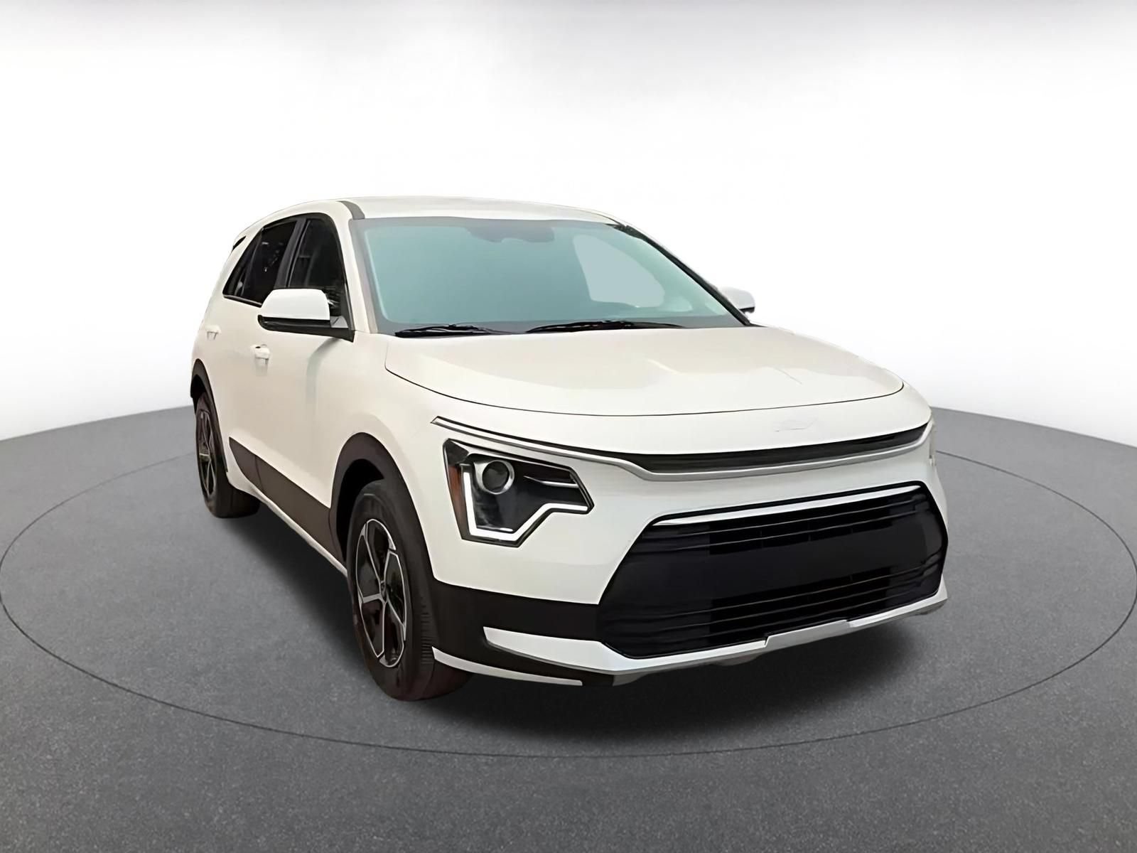 Used 2026 Kia Niro LX FWD image 3