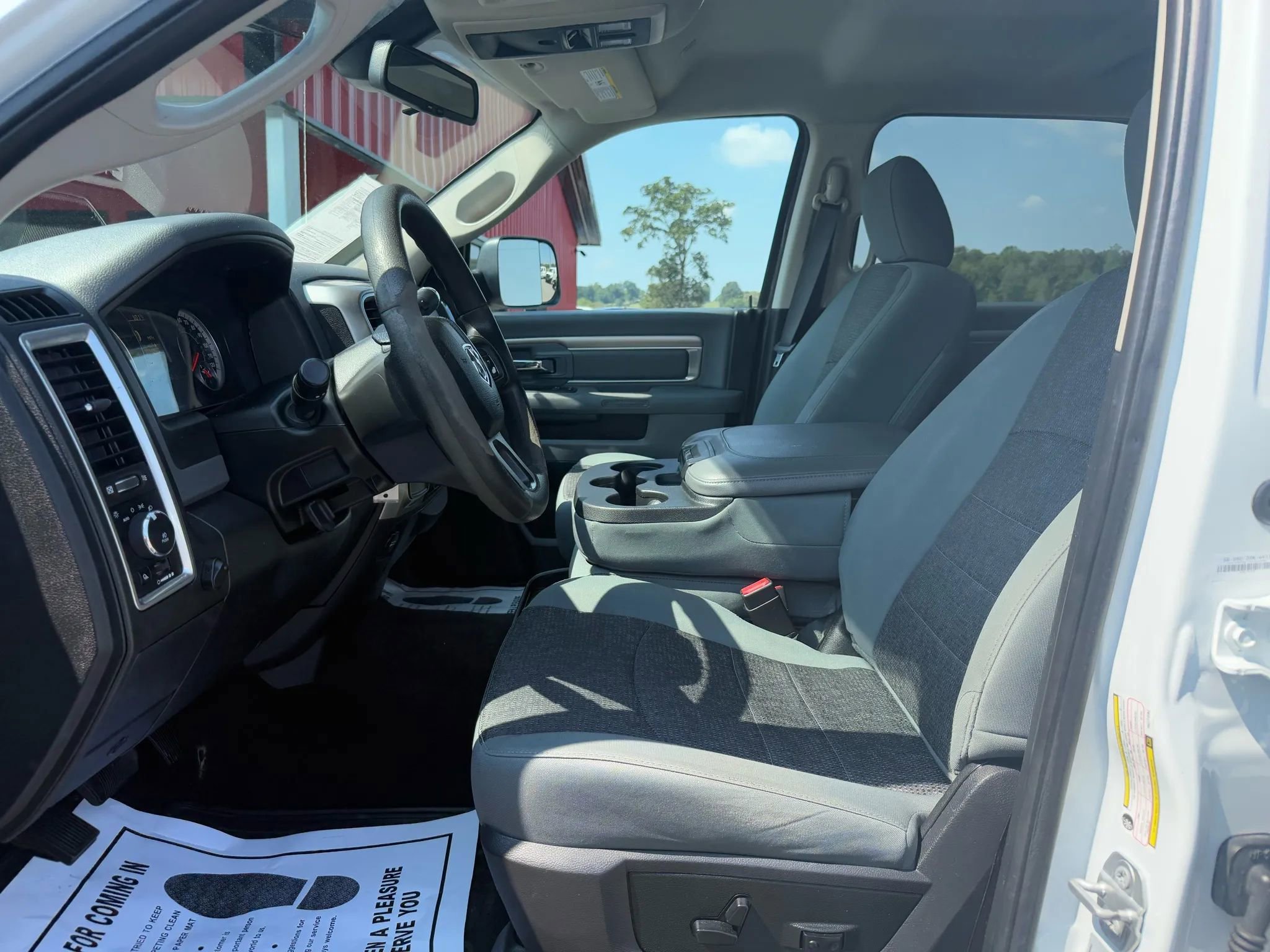Used 2017 RAM 2500 SLT image 8