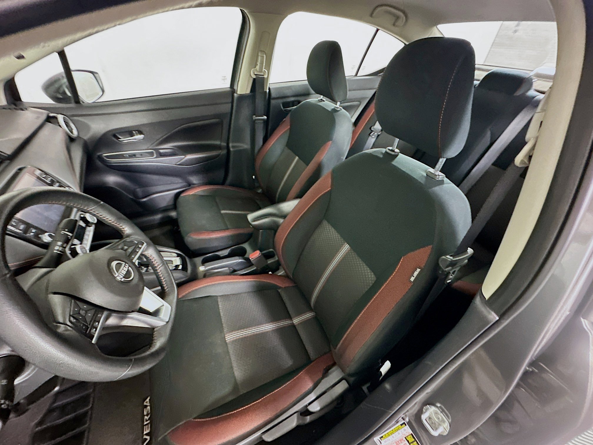 Used 2024 Nissan Versa SR image 13