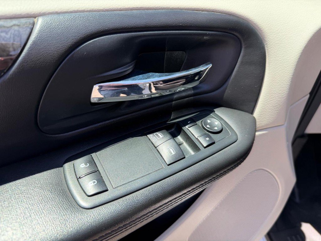 Used 2013 RAM C/V Tradesman FWD image 34