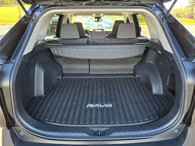 Used 2021 Toyota RAV4 XLE FWD image 17