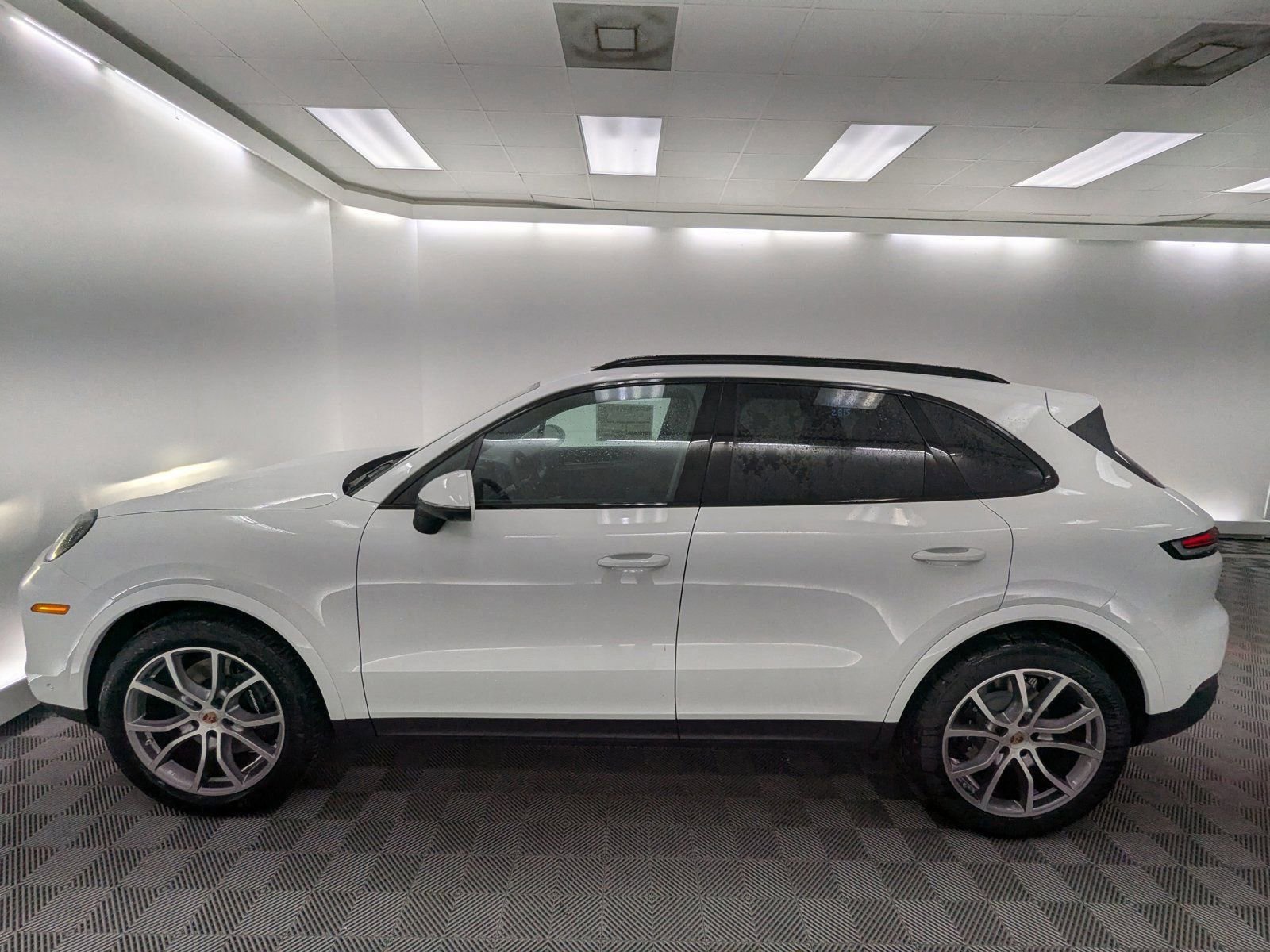 New 2026 Porsche Cayenne AWD/4WD image 2