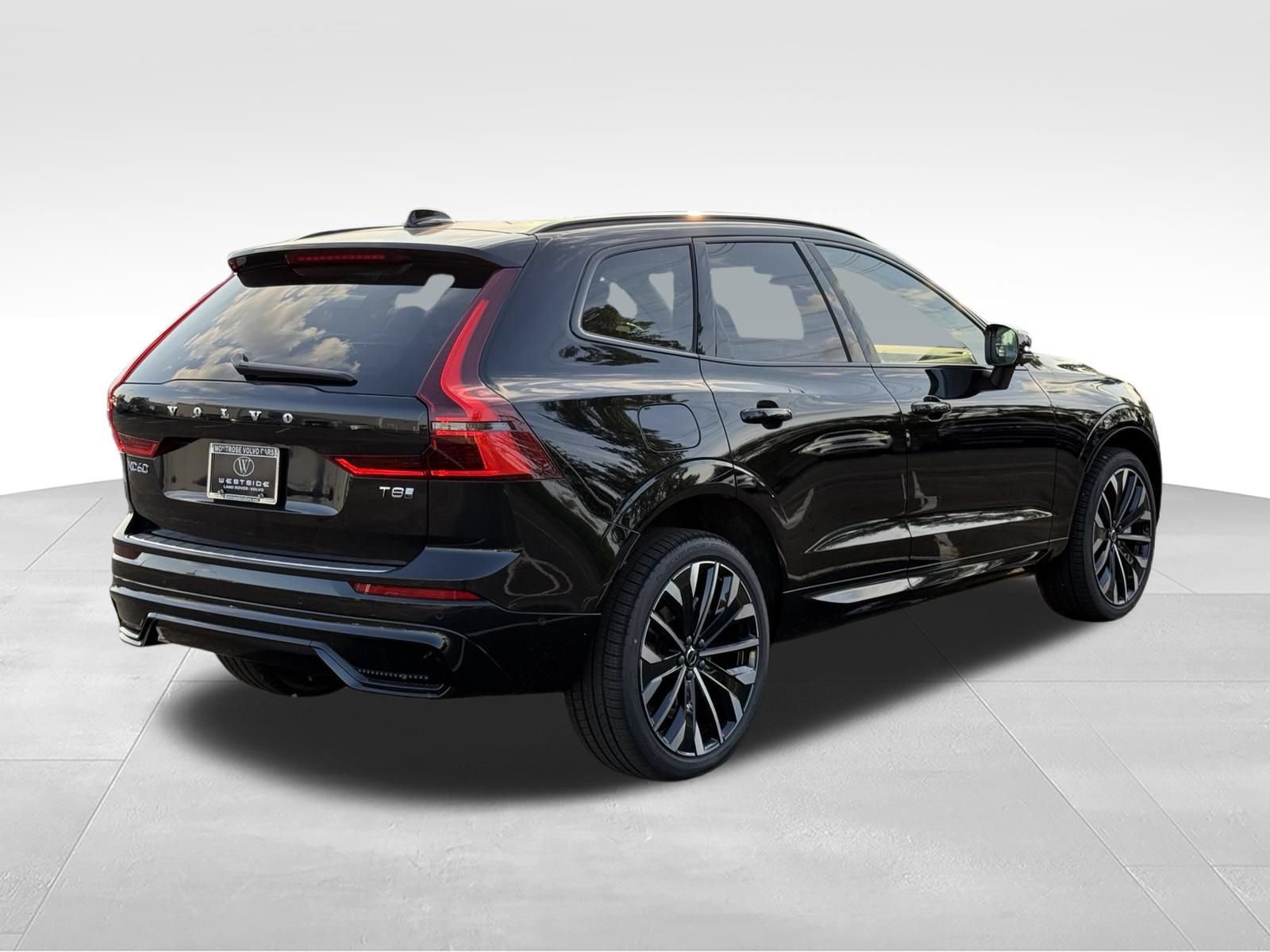 New 2026 Volvo XC60 T8 Ultra w/ Protection Package Premier AWD/4WD image 6